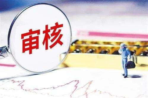家具行业经历了快速成长期和成熟期两个阶段，市场的需求也不断变化。在这个阶段，各大家具企业往往都会出现不同的经营状况和营销策略。消费者有个性消费需求已经开始释放，家具企业也正处于产品成熟期。对于市场消费者以及销售人员来说，家具企业能否实现预期的销售目标、利润目标，取决于市场消费者需求是否被满足。这就要求我们必须对家具产品进行深度研发并掌握其相关技术特性(消费者需求及企业现有产品特性)以及营销策略(包括市场销售策略)并加以运用形成合力。